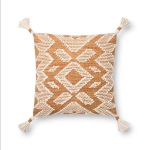 Magnolia Lucia Gold Pillows (2)